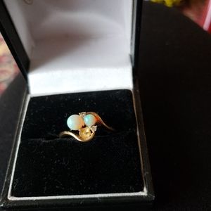 14k Opal Trilogy Ring with Diamond Chips size 7